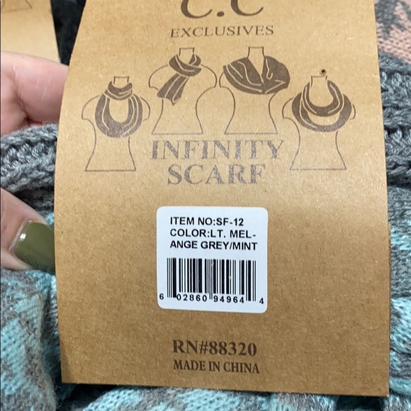 Scarf - Picture 7 of 8